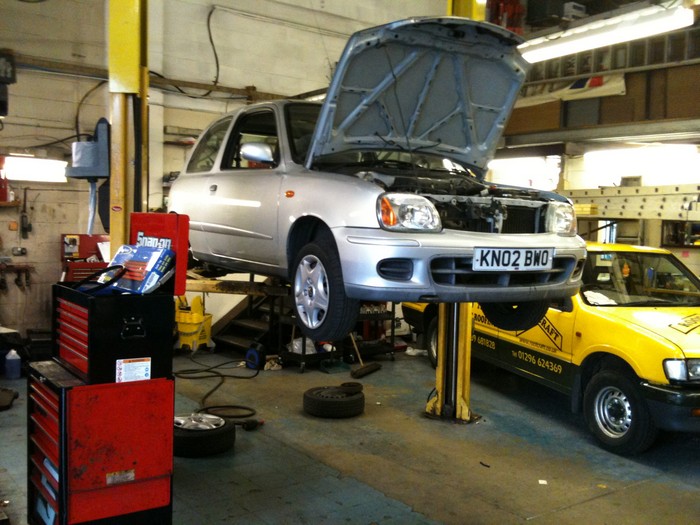 car on mot lift