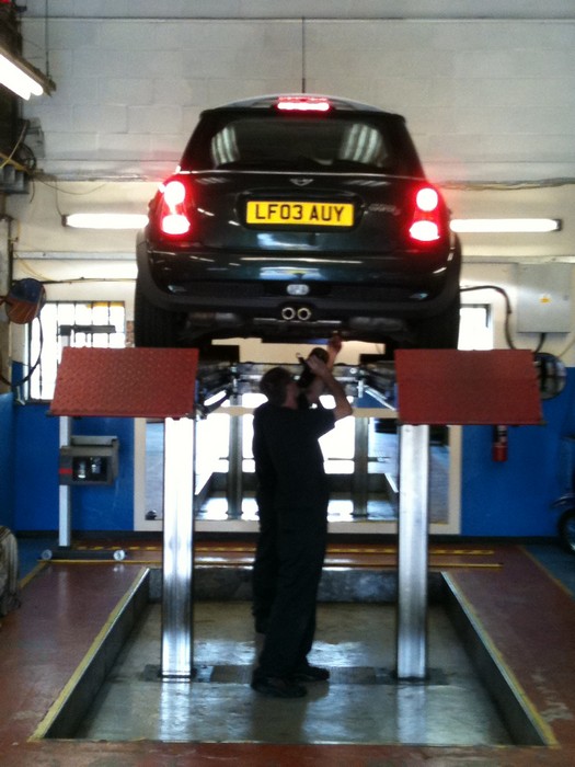 car on mot lift